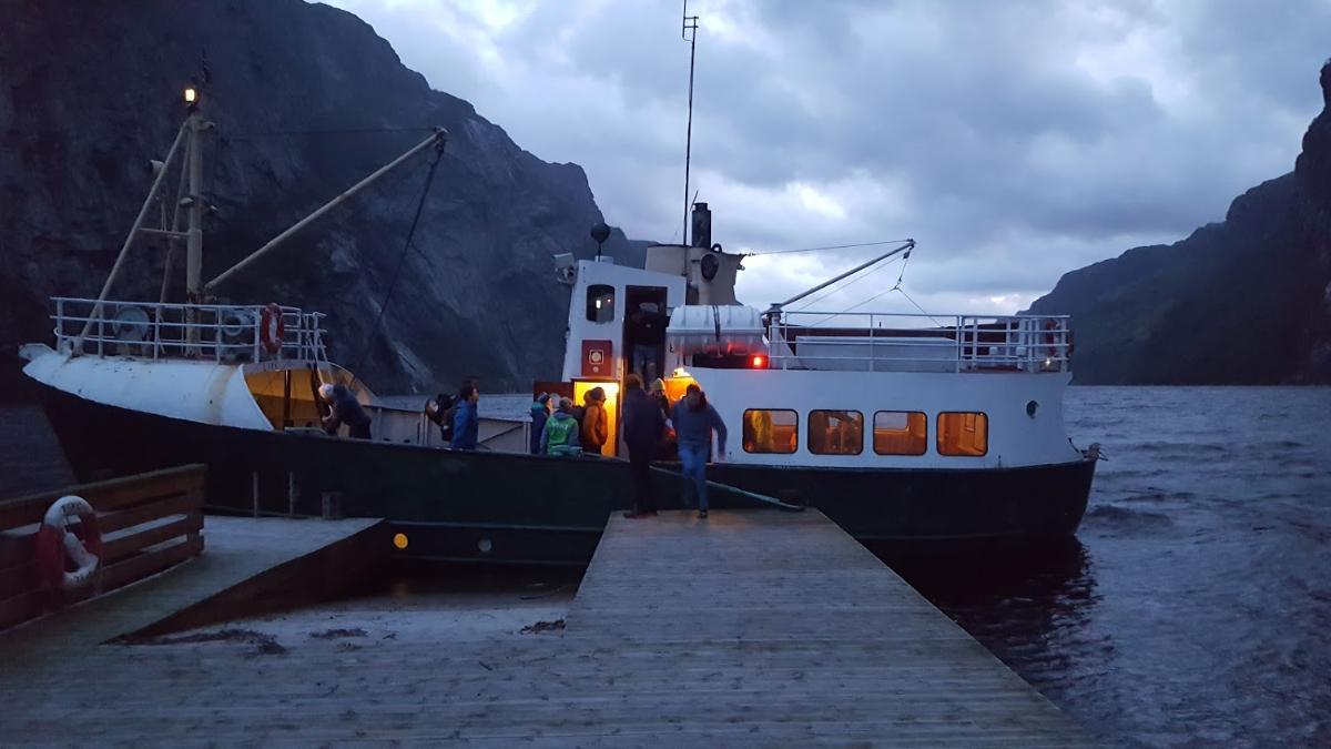 Gamle rutebåten Ørsdølen leverte på Ørsdalsvatnet foto AK.jpg